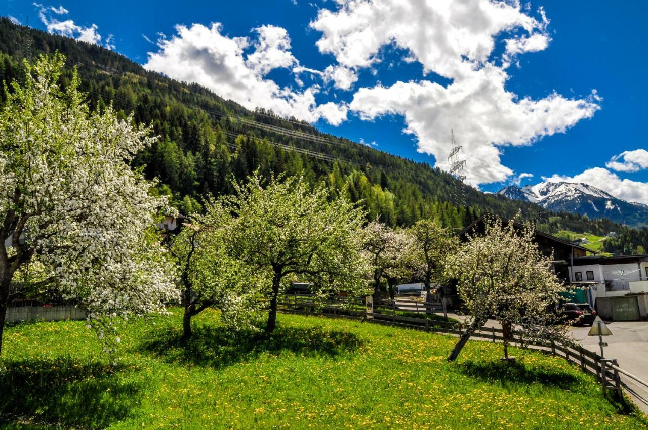 Appartement Alpenzauber Arzl im Pitztal Exterior foto